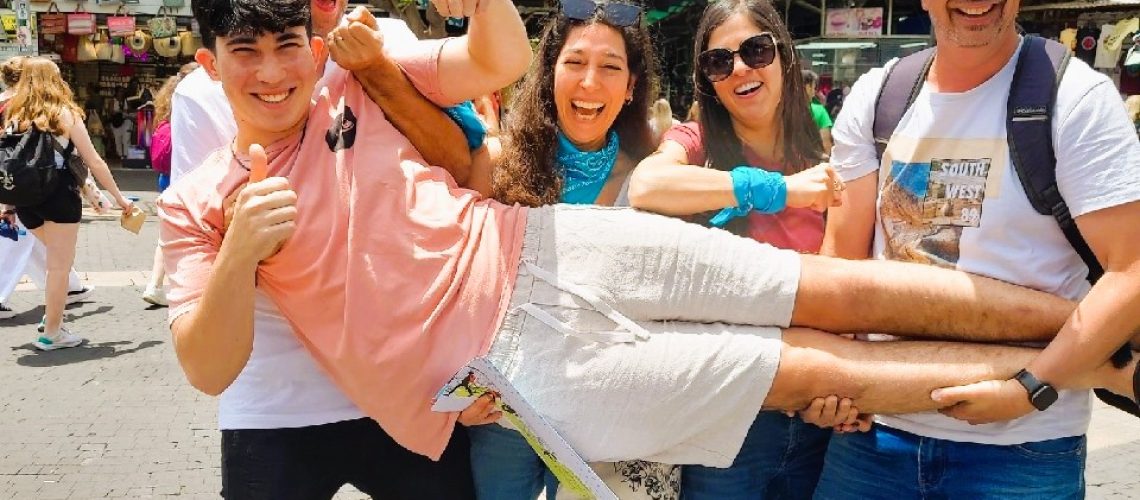 להעיר את העיר